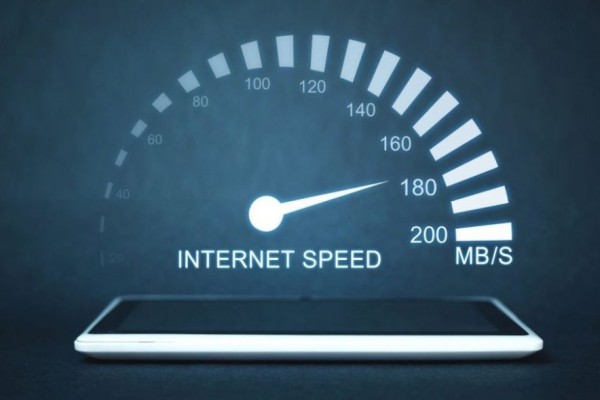 Ilustrasi mengukur kecepatan internet
